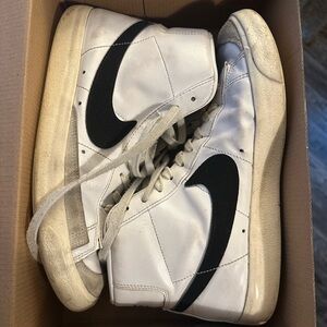 Nike White and Black Blazer Mid '77